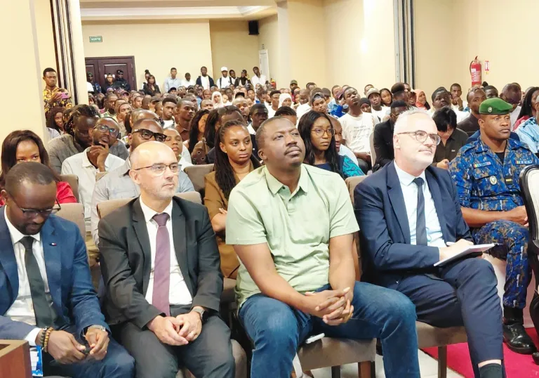 Campus France encourage les étudiants guinéens à revenir mettre leurs compétences au service du développement de la Guinée Campus France encourage les étudiants guinéens à revenir mettre leurs compétences au service du développement de la Guinée